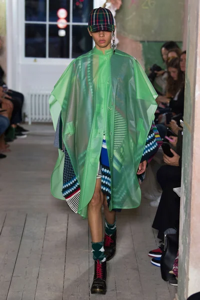Look 60